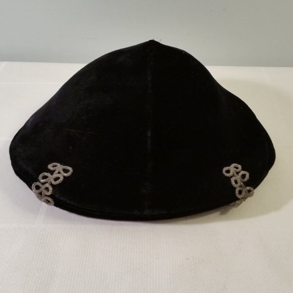 Classic Black Velvet Hat with bead accents. True Vintage 1940s GUC main image 7